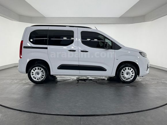 otomobil Opel Combo 1.5 D Essential