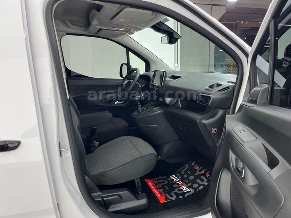 otomobil Opel Combo 1.5 D Essential