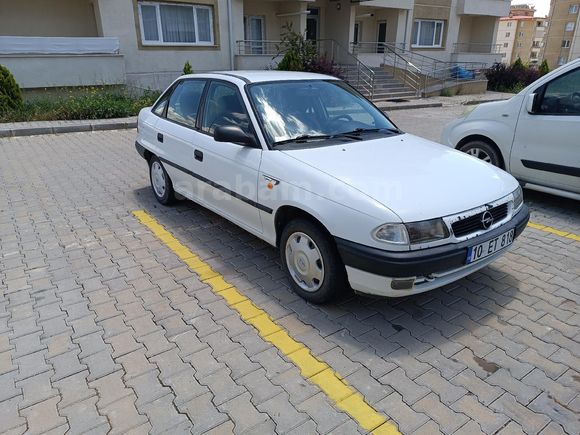 memurdan orjinal Opel Astra 1.6 Classic 2001 Model