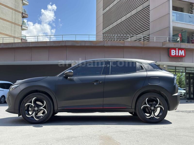 Sahibinden 3000 KM 2025 Alfa Romeo Junior Ibrida Speciale Full Mat PPF 6