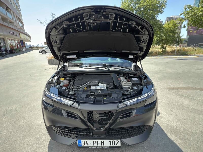 Sahibinden 3000 KM 2025 Alfa Romeo Junior Ibrida Speciale Full Mat PPF 7