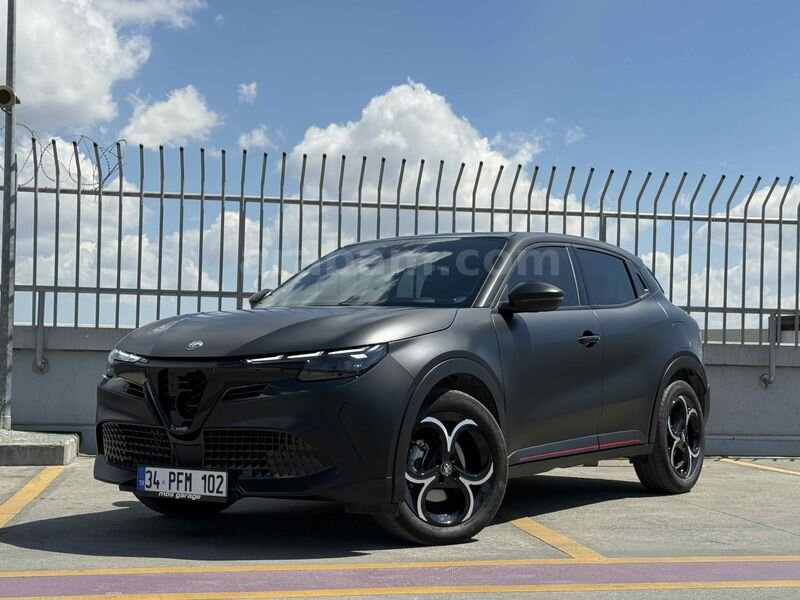 Sahibinden 3000 KM 2025 Alfa Romeo Junior Ibrida Speciale Full Mat PPF