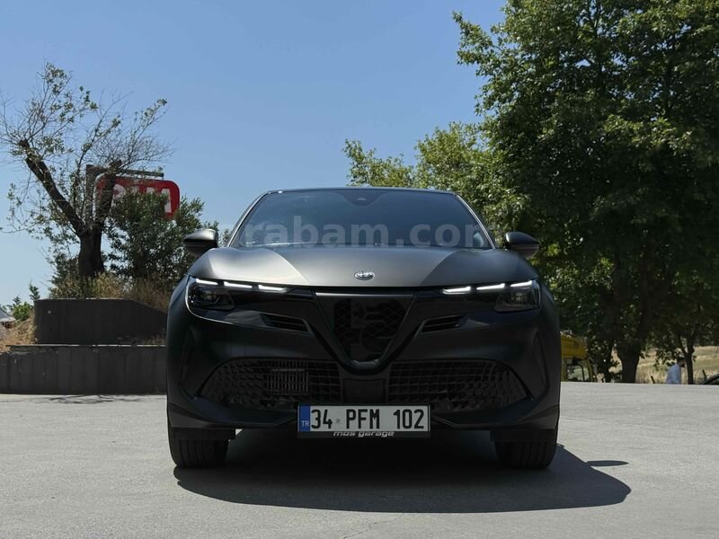 Sahibinden 3000 KM 2025 Alfa Romeo Junior Ibrida Speciale Full Mat PPF 2