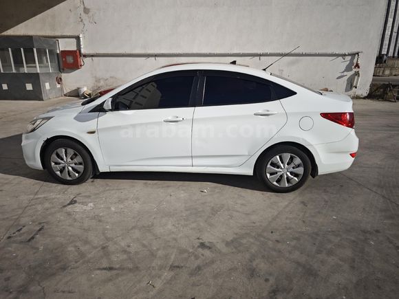 Sahibinden Hyundai Accent Blue 1.6 CRDI Mode Plus 2014 Model