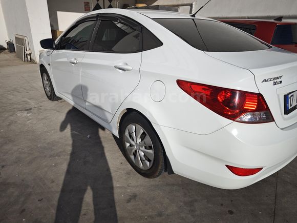 Sahibinden Hyundai Accent Blue 1.6 CRDI Mode Plus 2014 Model