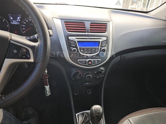 Sahibinden Hyundai Accent Blue 1.6 CRDI Mode Plus 2014 Model
