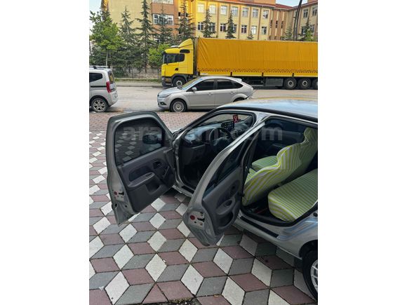 Sahibinden Renault Clio 1.6 RTE 2000 Model 