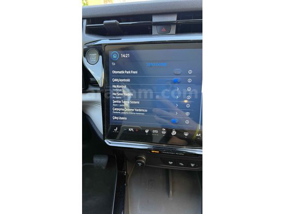 PREMİUM CAM TAVANLI FORD PUMA GEN -E