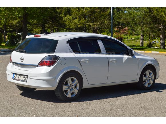 MEMURDAN TEMİZ OPEL ASTRA