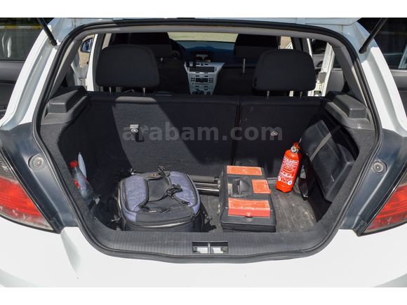 MEMURDAN TEMİZ OPEL ASTRA