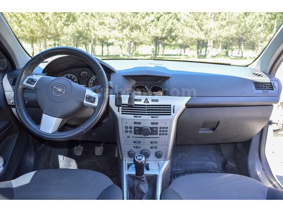 MEMURDAN TEMİZ OPEL ASTRA