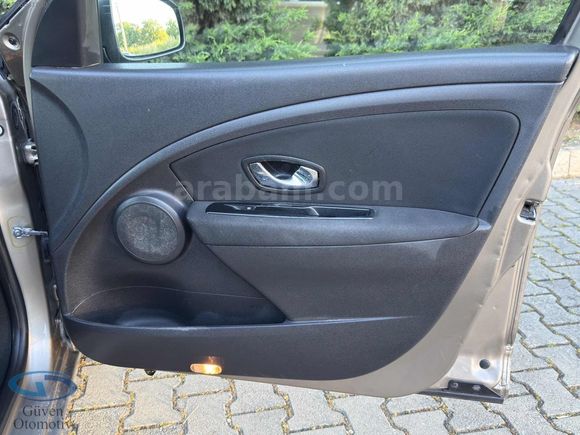 2013 RENAULT MEGANE 1.6 TOUCH TAM OTOMATİK