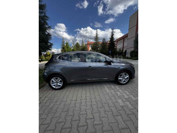 SIFIR KOKUSU ÜSTÜNDE EVOLUTİON CLIO