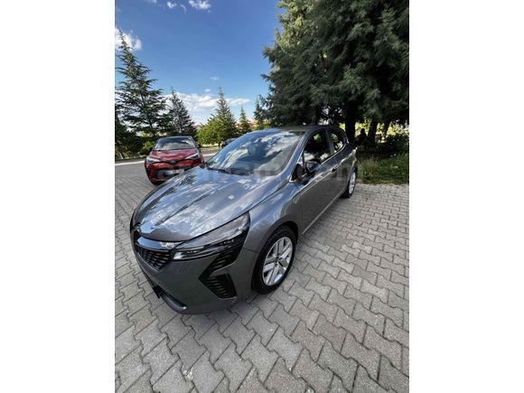 SIFIR KOKUSU ÜSTÜNDE EVOLUTİON CLIO