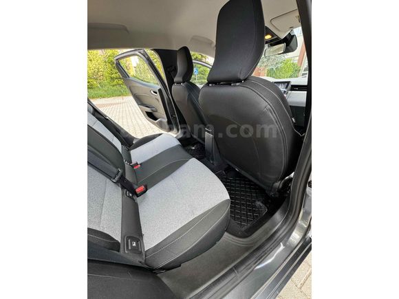SIFIR KOKUSU ÜSTÜNDE EVOLUTİON CLIO