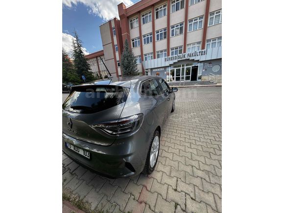 SIFIR KOKUSU ÜSTÜNDE EVOLUTİON CLIO