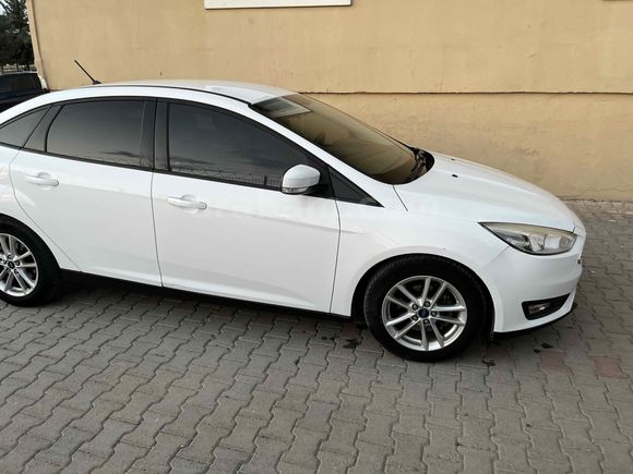 Sahibinden Ford Focus 1.6 TDCi Trend X 2017 Model  154.000 km Beyaz