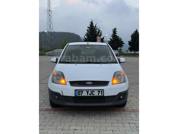 Sahibinden Ford Fiesta 1.4 TDCi Comfort 2007 Model  225.000 km Beyaz