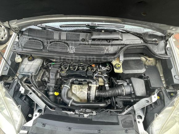 Sahibinden Ford C-Max 1.6 TDCi Ghia 2005 Model 