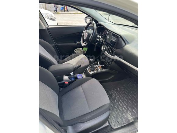 1.4 100 bin km ,lpg li ,ağır hasarlı, sorunsuz
