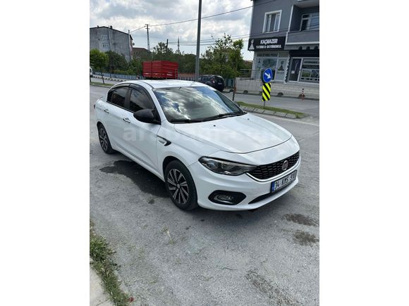 1.4 100 bin km ,lpg li ,ağır hasarlı, sorunsuz