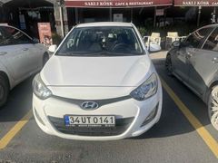 Sahibinden Hyundai i20 1.2 D-CVVT Sense 2014 Model İstanbul 71.000 km Beyaz