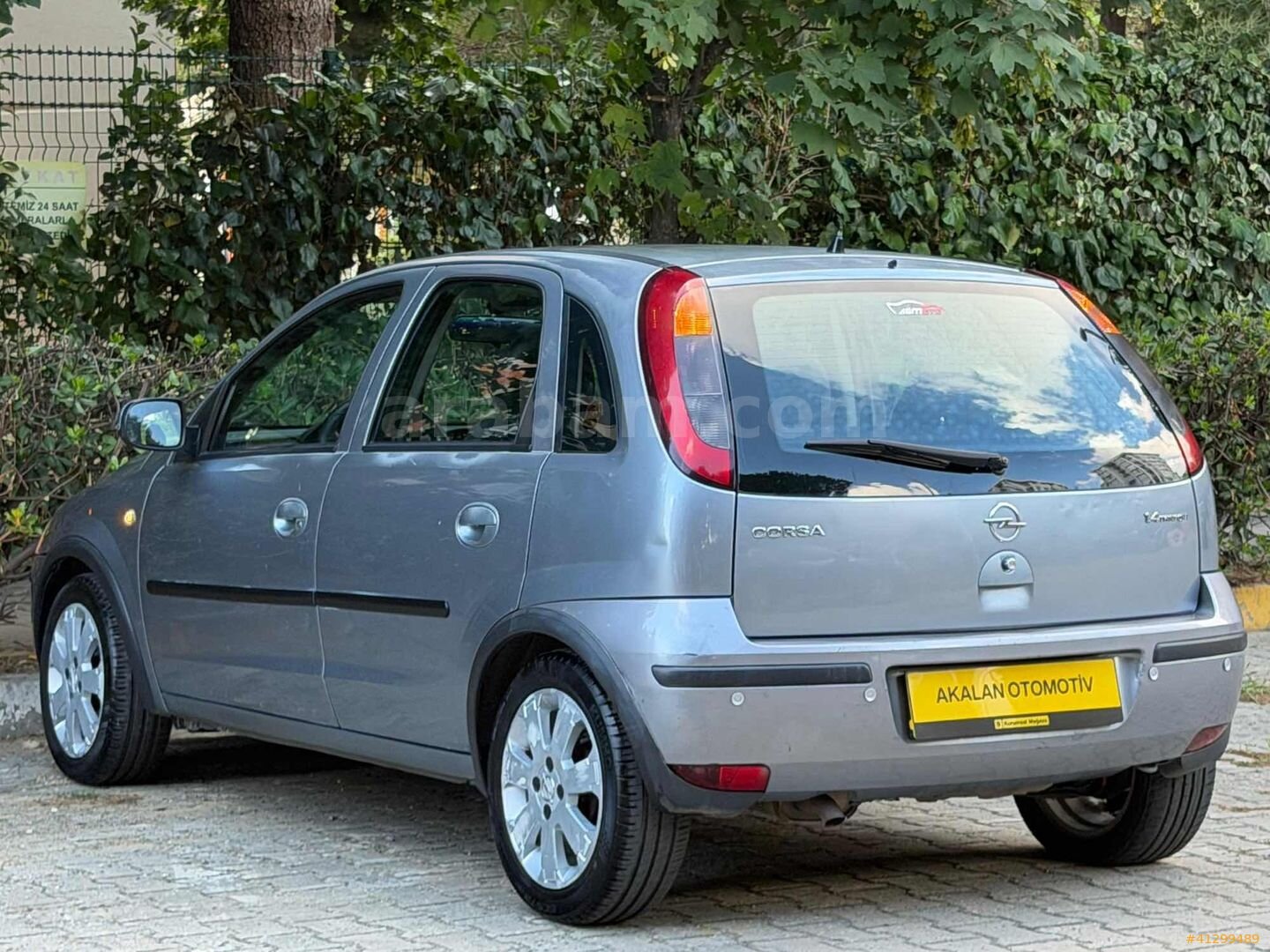 Galeriden Opel Corsa 1.4 Twinport Enjoy 2005 Model İstanbul 149.000 km Gri 7
