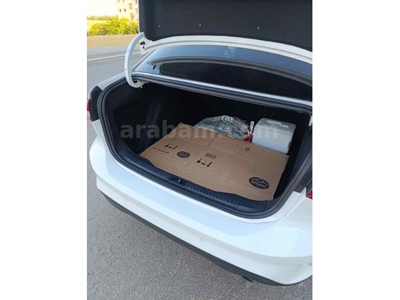 Sahibinden Ford Focus 1.5 EcoBlue Titanium Stil 2024 Model  24.000 km Beyaz