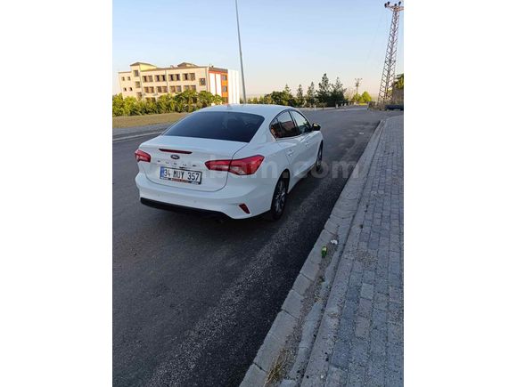 Sahibinden Ford Focus 1.5 EcoBlue Titanium Stil 2024 Model  24.000 km Beyaz