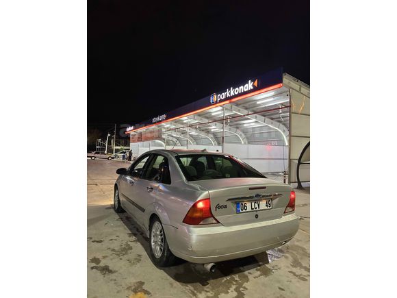 Sahibinden Ford Focus 2.0 Ghia 2001 Model 