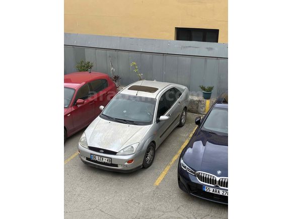 Sahibinden Ford Focus 2.0 Ghia 2001 Model 