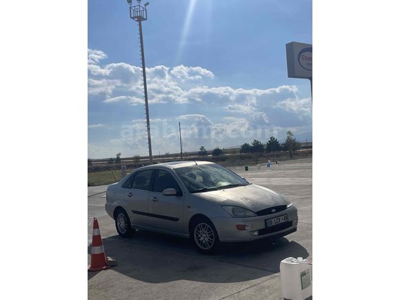 Sahibinden Ford Focus 2.0 Ghia 2001 Model 