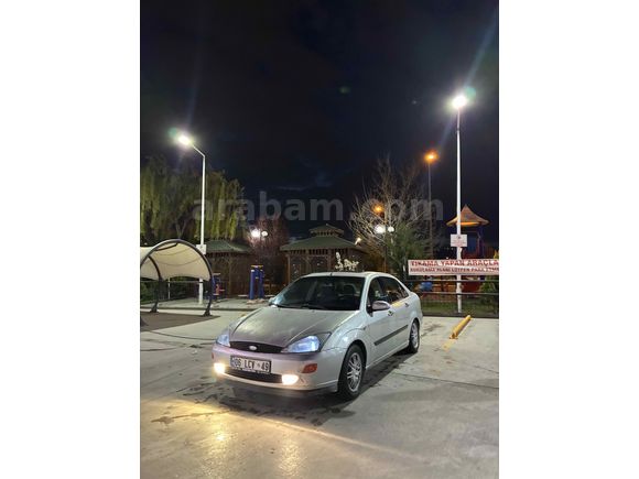 Sahibinden Ford Focus 2.0 Ghia 2001 Model 