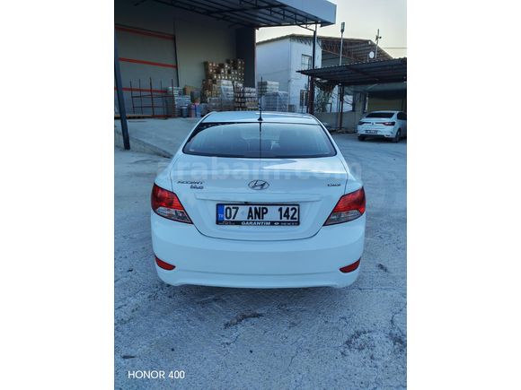 Sahibinden Hyundai Accent Blue 1.6 CRDI Mode Plus 2013 Model  207.200 km Beyaz