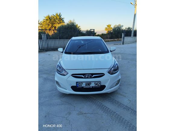 Sahibinden Hyundai Accent Blue 1.6 CRDI Mode Plus 2013 Model  207.200 km Beyaz