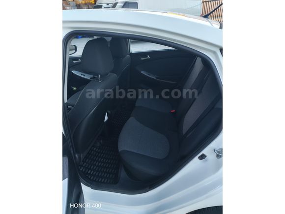 Sahibinden Hyundai Accent Blue 1.6 CRDI Mode Plus 2013 Model  207.200 km Beyaz