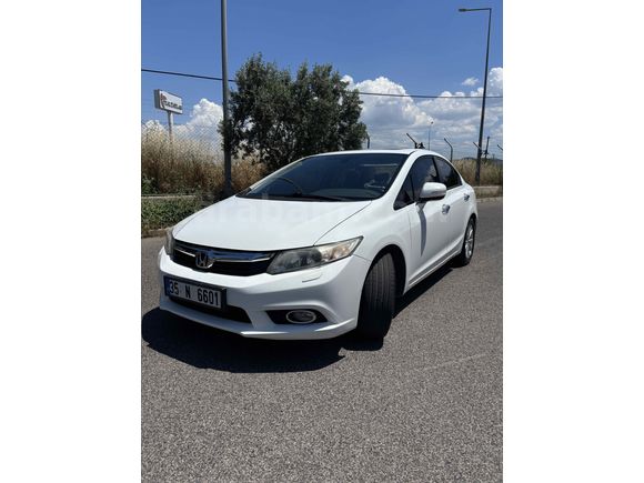 Sahibinden Honda Civic 1.6i VTEC Eco Elegance 2013 Model 