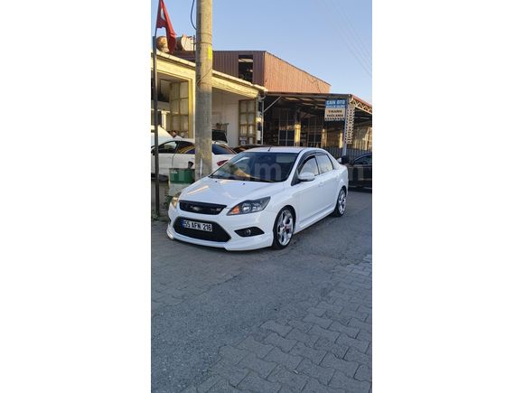 Sahibinden Ford Focus 1.6 TDCi Titanium 2011 Model  378000 km Beyaz