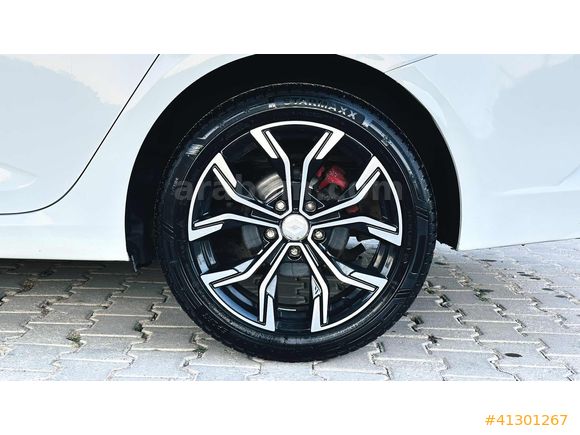 HATASIZ TEK PARÇA BOYA MEGANE 1.6 16V LPG- EKRAN JANT VS