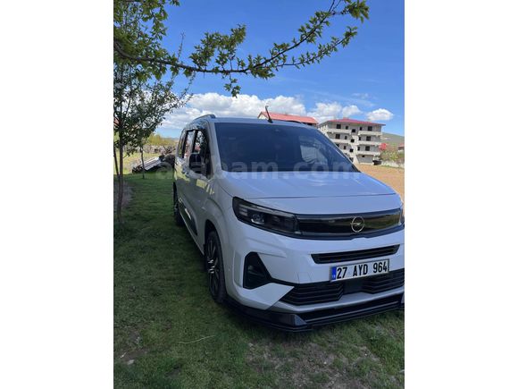 Sahibinden Opel Combo 1.5 CDTI Ultimate 2024 Model 