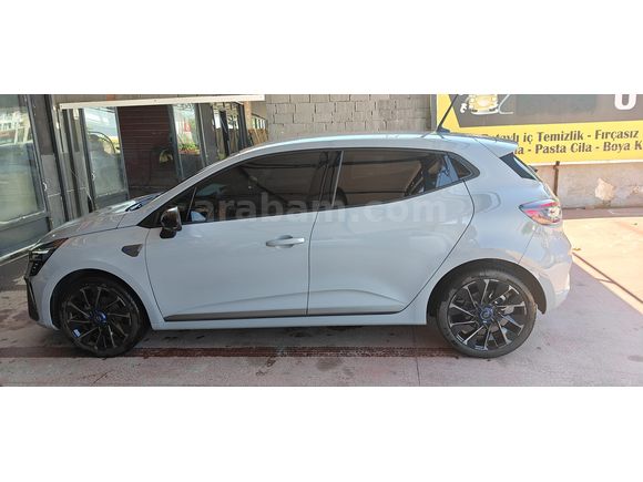 Sahibinden Renault Clio 1.0 TCe Techno Esprit Alpine 2025 Model 