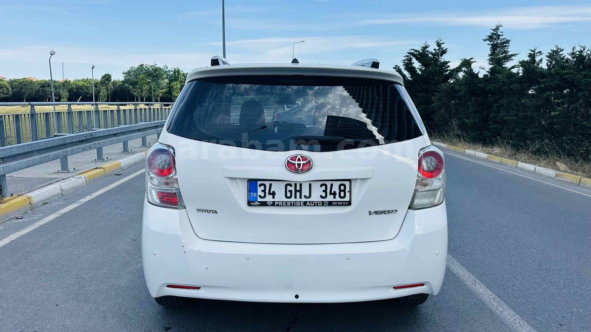 Galeriden Toyota Corolla 2.0 D-4D Comfort Extra Verso 2011 Model İstanbul 252.000 km Beyaz 6
