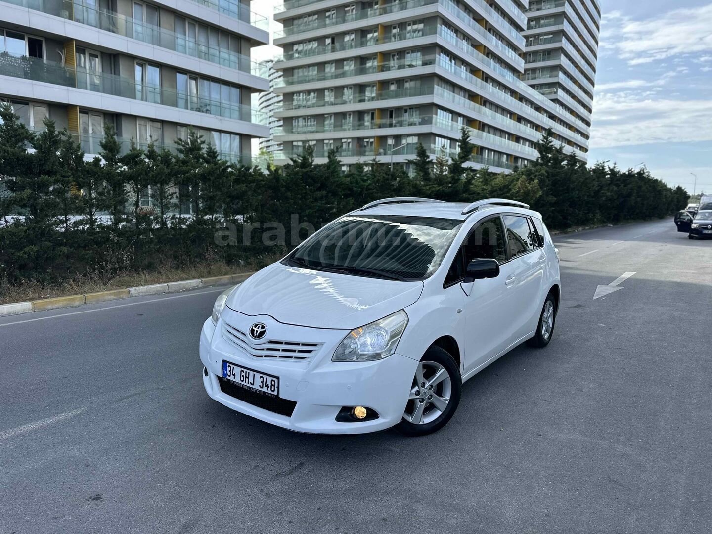 Galeriden Toyota Corolla 2.0 D-4D Comfort Extra Verso 2011 Model İstanbul 252.000 km Beyaz 7