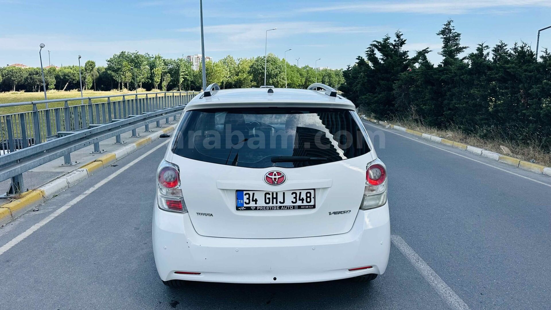 Galeriden Toyota Corolla 2.0 D-4D Comfort Extra Verso 2011 Model İstanbul 252.000 km Beyaz 2