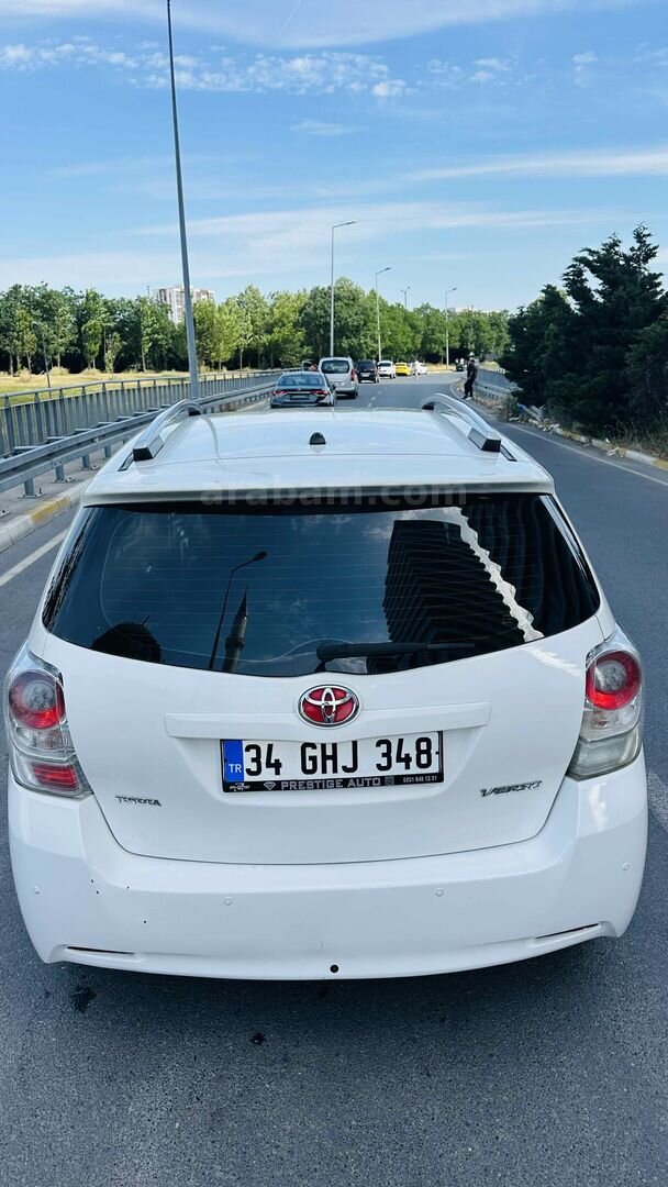 Galeriden Toyota Corolla 2.0 D-4D Comfort Extra Verso 2011 Model İstanbul 252.000 km Beyaz 5