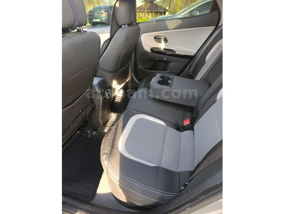 Sahibinden Kia Ceed 1.6 CRDi Premium 2015 Model