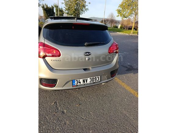 Sahibinden Kia Ceed 1.6 CRDi Premium 2015 Model