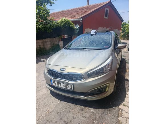 Sahibinden Kia Ceed 1.6 CRDi Premium 2015 Model