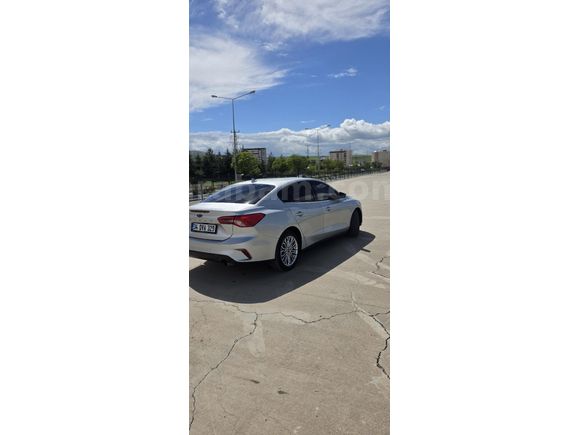 Sahibinden Ford Focus 1.5 TDCi Titanium 21 çıkışlı