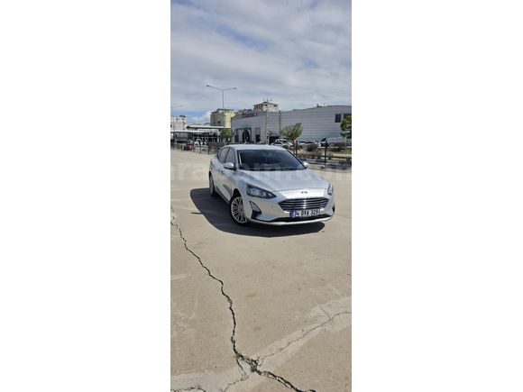 Sahibinden Ford Focus 1.5 TDCi Titanium 21 çıkışlı